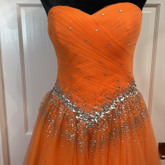 Orange Prom dress - Picture 2 of 9